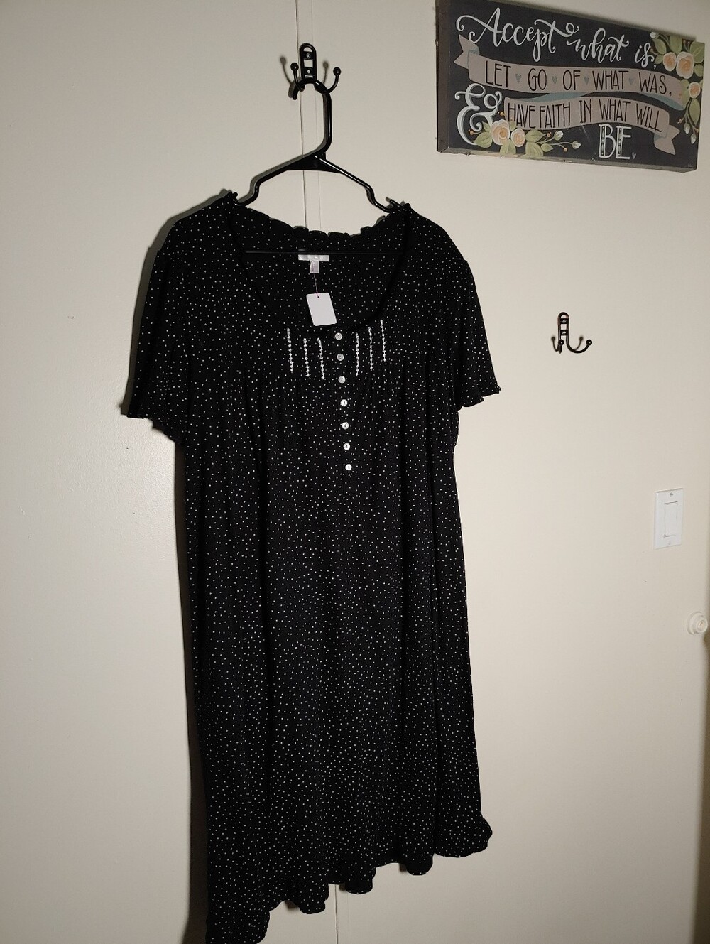 Secret Treasures 4X 26/28 Black & White Polka Dots Short Sleeve Nightgown - Picture 6 of 7
